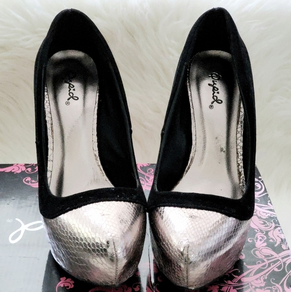 Qupid Heels - Picture 1 of 7